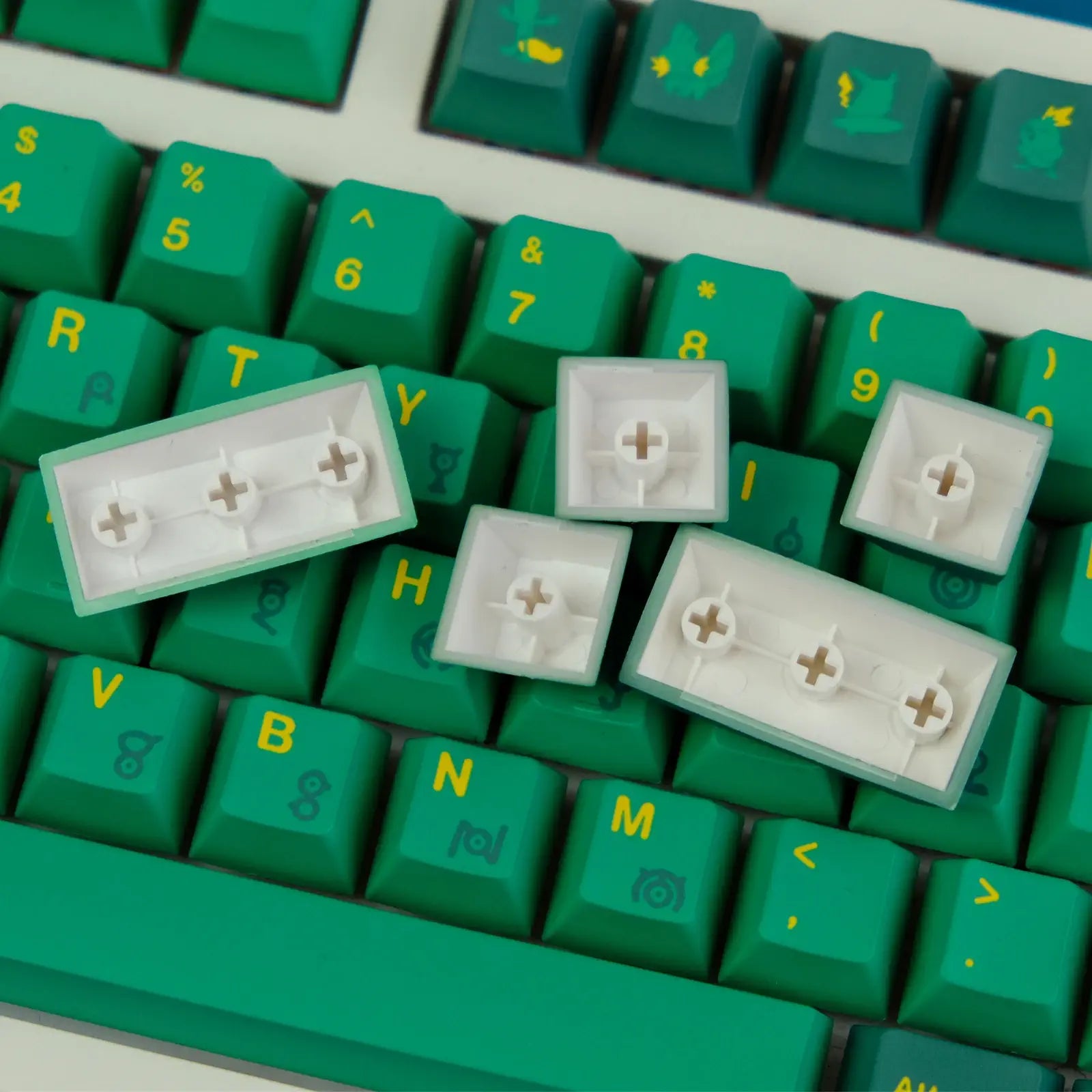 Animé Keycaps QWERTY