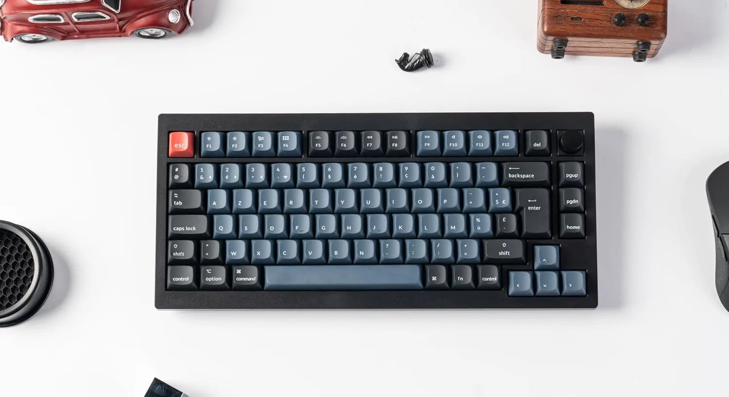 Keychron V1 Max Wireless Knob AZERTY 75% sur un bureau